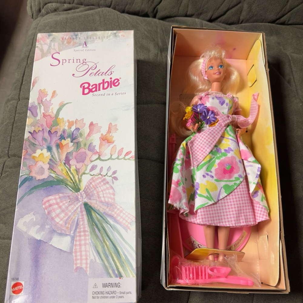 VTG 1996 Spring Petals Avon Special Edition Barbie Doll New SKU A 26 NRFB